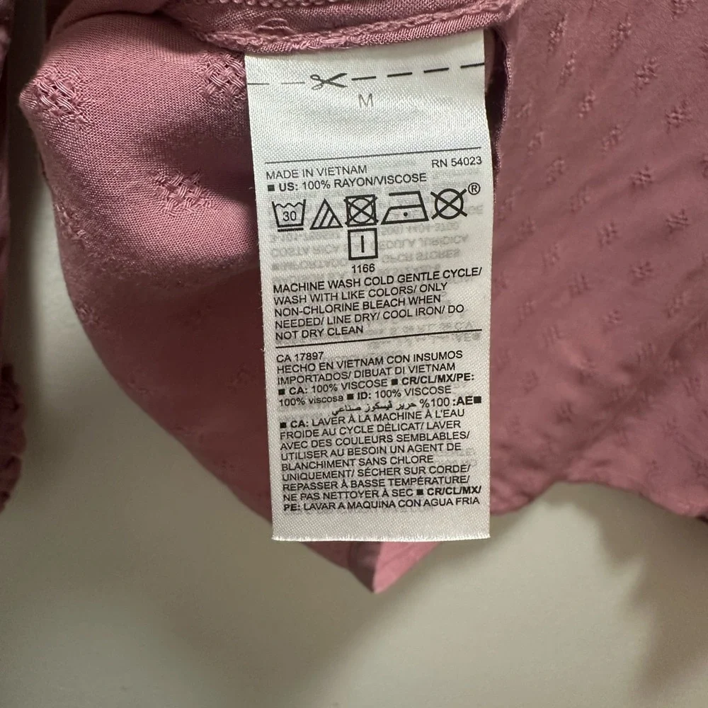 Old Navy Ruffled Split-Neck Textured Dobby Blouse - Picture 6 of 6
